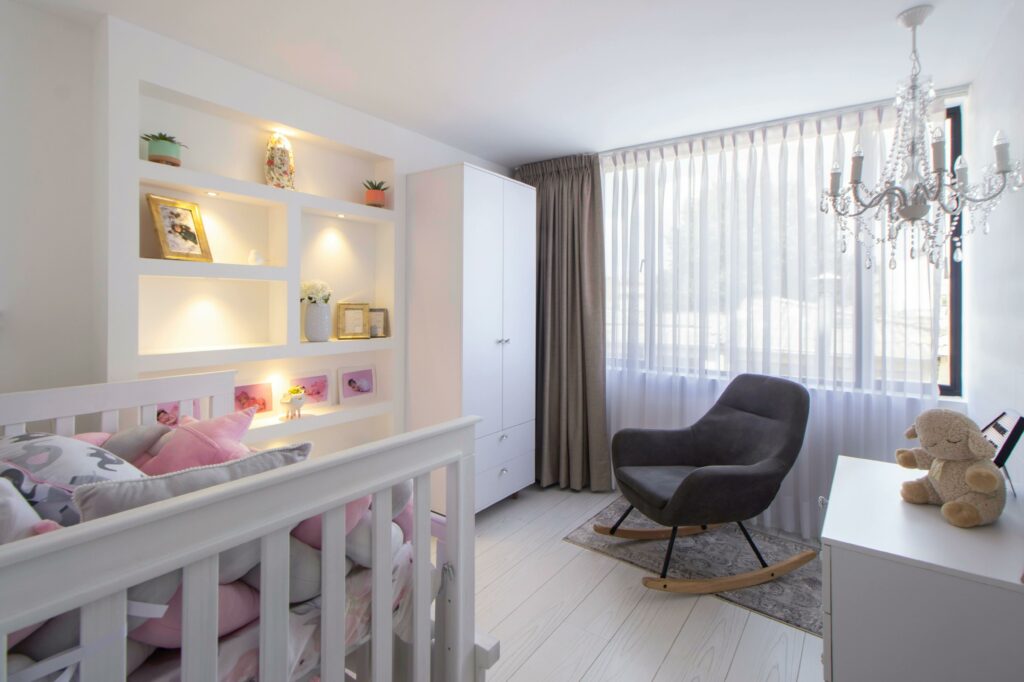 Chambre d'enfants avec des tons pastels
